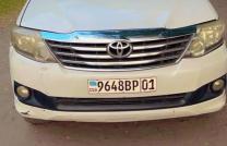 Toyota Fortuner couleur d'origine partout climatisation normale kilométrage 62142 écran Tactile prix 21500$ à discuter légèrement mediacongo