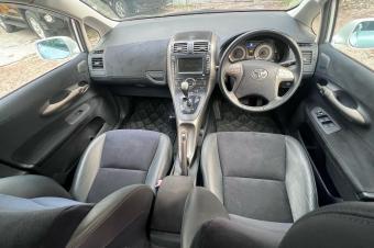 VOITURE TOYOTA BLAD FULL OPTION SANS PLAQUE A VENDRE DANS LA COMMUNE DE LA GOMBE  KINSHASA 