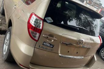Toyota vanguard sans plaque couleur dorigine climatisation impeccable moteur impeccable automatique essence  Full option  cran Android  Intrieur confortable  Bouton de commande 