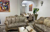 Un Appartement meuble très propre à louer à *Gb*  Réf : *Mango*         COMPOSITION Trois Chambres , Deux Salles de bains , Salon + Salle à manger , Cuisine , Deux véranda Loyer :  mediacongo