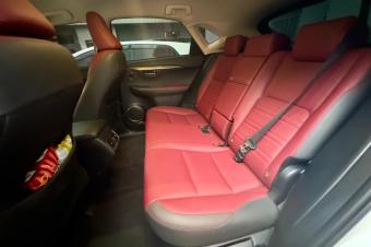 Toyota Lexus automatique essence 4 cylindre Couleur blanche dorigine Volant normal plaque AN05 le prix 30.000  discuter lgrement localisation ville 