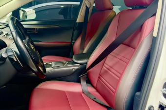 Toyota Lexus automatique essence 4 cylindre Couleur blanche dorigine Volant normal plaque AN05 le prix 30.000  discuter lgrement localisation ville 