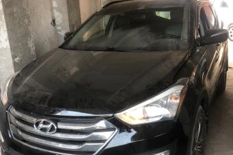 DEUX HYUNDAI SANTAFE SANS PLAQUE ANNES DES FABRICATION 2016  PRIX19.500 PEU NGOCIABLES PAR PICES  AUTOMATIQUE ESSENCES FAIBLES KILOMTRES CLIMATISATION IMPECCABLES FUL