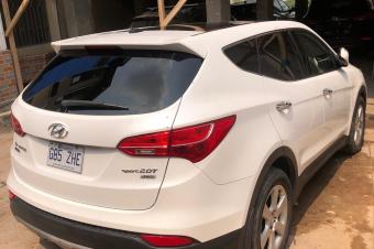 DEUX HYUNDAI SANTAFE SANS PLAQUE ANNES DES FABRICATION 2016  PRIX19.500 PEU NGOCIABLES PAR PICES  AUTOMATIQUE ESSENCES FAIBLES KILOMTRES CLIMATISATION IMPECCABLES FUL