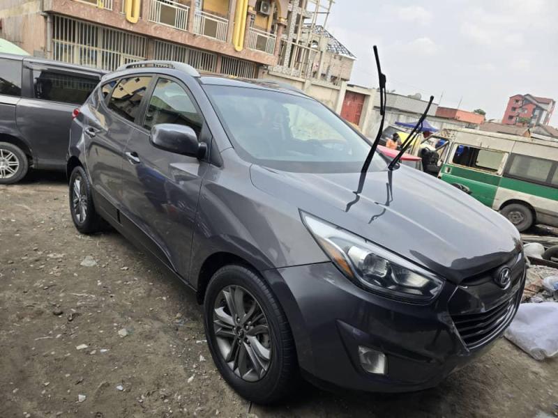Hyundai TUCSON automatique   anne 2014  essence  moteur 4 cylindre  full options  climatisation ok Prix  12.500 azwi sikoyo  Localisation bandal  Offre semi directe 24381585801