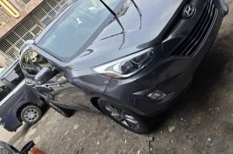 Hyundai TUCSON automatique   anne 2014  essence  moteur 4 cylindre  full options  climatisation ok Prix  12.500 azwi sikoyo  Localisation bandal  Offre semi directe 24381585801