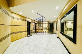 VENTE DUN SUBLIME APPARTEMENT AU COEUR DE LA GOMBE QUI DISTRIBUE 3 CHS 1 BUREAU 1 BOXE SALLE DE SPORT 2 ASCENSEURS 