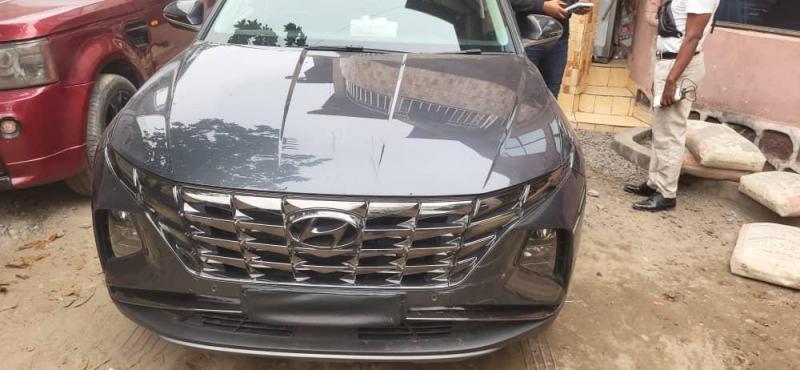 Hyundai Tucson hybrid  Anne de fabrication 2023 Sans plaque  Volant droit  4 cylindre  Essence automatique  Climatisation impeccable moteur impeccable  Prix 35000  discuter lg