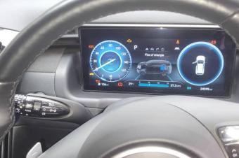 Hyundai Tucson hybrid  Anne de fabrication 2023 Sans plaque  Volant droit  4 cylindre  Essence automatique  Climatisation impeccable moteur impeccable  Prix 35000  discuter lg