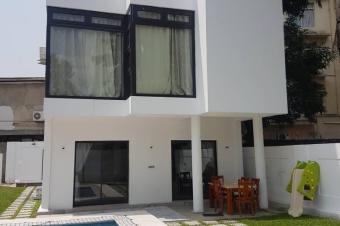 Magnifique villa  vendre  gombe sur haut commandement 
