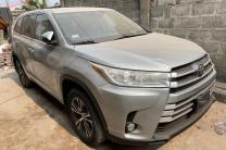Toyota Highlander 2017 automobile_motos_velos_engins_et_pieces