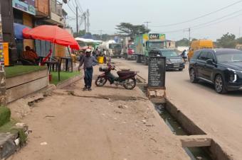 ESPACE MISE EN LOCATION SUR MACADAM  LIMETE 1 RE RUE FUNA TRS BON ENDROIT