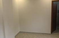 AG-IMMO SARL; met à votre disposition, la location de cet appartement non-meublé, C/Gombe. Réf: Place des évolués. Prix de loyer : 2.000$. Garantie locative : 3+1. À votre écoute. mediacongo