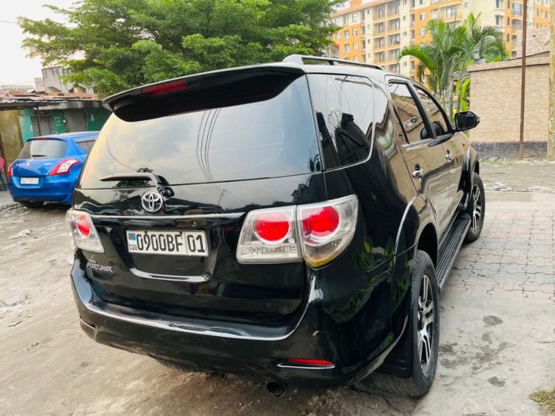Jeep toyota Fortuner 2015