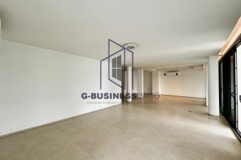 LOCATION DE MAGNIFIQUES APPARTEMENTS AVEC UNE VUE SUR LE FLEUVE QUI DISTRIBUE 2 CHS PISCINE JARDIN PAILLOTE ESPACE DATTRACTION POUR ENFANTS BOXE PRIVE TERRASSE AU ROOFTOP 