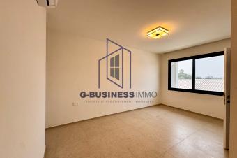 LOCATION DE MAGNIFIQUES APPARTEMENTS AVEC UNE VUE SUR LE FLEUVE QUI DISTRIBUE 2 CHS PISCINE JARDIN PAILLOTE ESPACE DATTRACTION POUR ENFANTS BOXE PRIVE TERRASSE AU ROOFTOP 