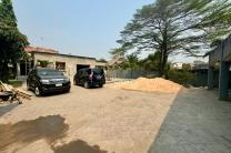 MAGNIFIQUE TERRAIN SUR LA ROUTE PRINCIPALE À GB NGALIEMA  immobilier_vente_location