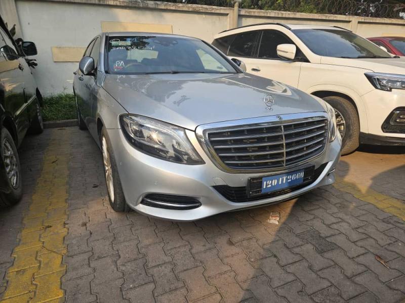 MERCEDES S400 Anne 2014 Volant droite Sans plaque  Full options  Intrieur  6 cylindre  Couleur dorigine   PRIX 27000  dbattre  Localisation Limete  