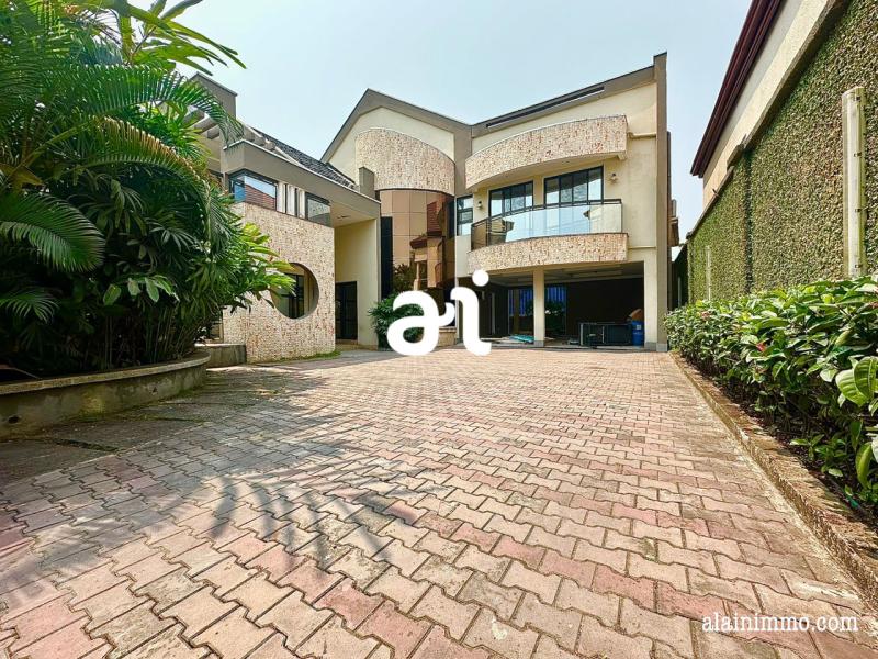 LOCATION BELLE VILLA DE 3 CHAMBRES  KINSHASA MA CAMPAGNE 