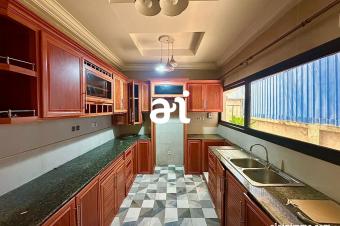 LOCATION BELLE VILLA DE 3 CHAMBRES  KINSHASA MA CAMPAGNE 