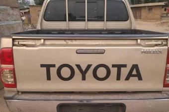 Toyota  Pickup Hilux double cabine diesel manuel moteur turbo anne 2012  prix 20500  discuter 