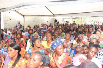 Dans le cadre de ses vacances parlementaires la dpute Nationale Marie Kyet Mutinga sest entretenue avec sa base de Tshangu 