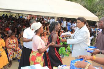 Dans le cadre de ses vacances parlementaires la dpute Nationale Marie Kyet Mutinga sest entretenue avec sa base de Tshangu 