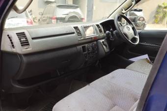 HIACE SANS PLAQUE A VENDRE 