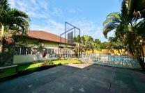 LOCATION D’UNE BELLE VILLA QUI DISTRIBUE 3 CHS, 2 ANNEXES (STUDIOS), PISCINE, GUERITE, JARDIN, BUANDERIE, GROUPE ELECTROGENE, CITERNES D’EAU, ESPACE PARKING mediacongo