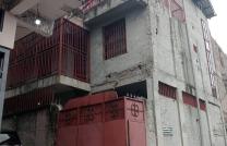 Belle opportunité à saisir à Limete 17 ème rue poids lourds Vente d'une parcelle avec une maison Résidentielle de R+2 Réf : Concession Regideso ou  en face de la société Ecotrans D mediacongo