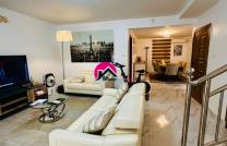 Vente d’une sublime villa en Duplex de 263m² y compris tous les meubles avec 3CHS, au sein d’une concession, située aux alentours du Stade des Martyrs mediacongo