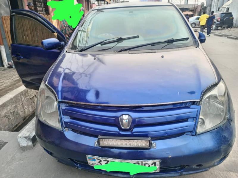 TOYOTA IST A VENDRE 