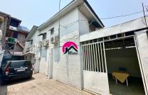 Vente d’une belle villa de 10m sur 25m dotée d’un superbe bâtiment de RC+1 clef en main avec 4CHS, 2 séjours, parking 4 véhicules à Bandalungwa, dans un coin tranquille et sécurisé mediacongo