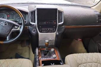 Land Cruise gxr modifier 2022 essence automatique v6 Kilomtrage 22000 camra de recul intrieur cuire Prix 38000  discuter