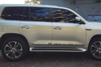Land Cruise gxr modifier 2022 essence automatique v6 Kilomtrage 22000 camra de recul intrieur cuire Prix 38000  discuter