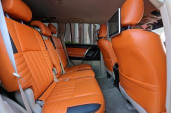 PRADO TX.L ANNE 2014 MODIFIER 2023 FULL OPTION  VOLANT GAUCHE  ESSENCE  AUTOMATIQUE  4 CYLINDRE  INTRIEUR EN CUIR KILOMTRAGE 21000km 3 BANQUETTE7 PLACE SANS PLAQUE  CAMR
