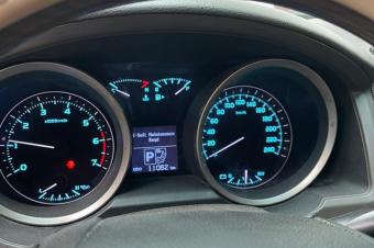 LAND CRUISER GXR  modifier 2022   KLM 16 000  N cylindres  6  Transmission Automatic   N Siges  8  Extra  Essence pneu de rechange sige en cuir Radio Full option