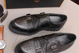 Chaussures homme disponible 
