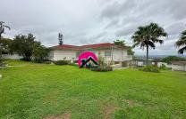 Achetez cette magnifique villa de rêve de 2.480 m² dotée d’un superbe bâtiment d’époque très bien entretenu + vue du Fleuve ayant 6 CHS, etc. Située à Ngaliema, Binza-Macampagne mediacongo