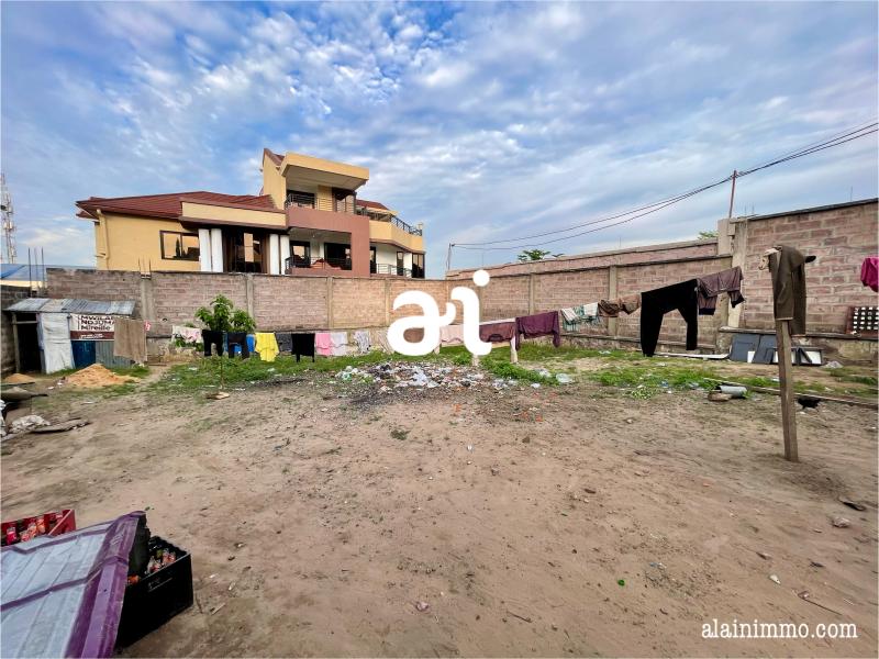 VENTE TERRAIN CLTURE DE  504m  KINSHASANGALIEMA