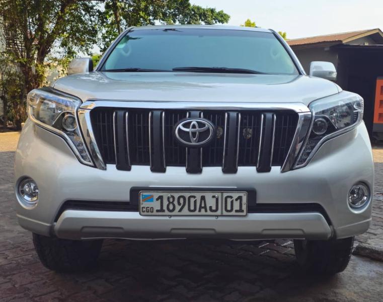 Toyota prado txl 2013 diesel manuelle moteur 5l Kilomtrage 52000 frigo 3 banquette Prix 29500  discuter