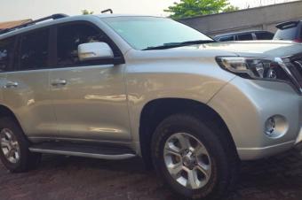 Toyota prado txl 2013 diesel manuelle moteur 5l Kilomtrage 52000 frigo 3 banquette Prix 29500  discuter