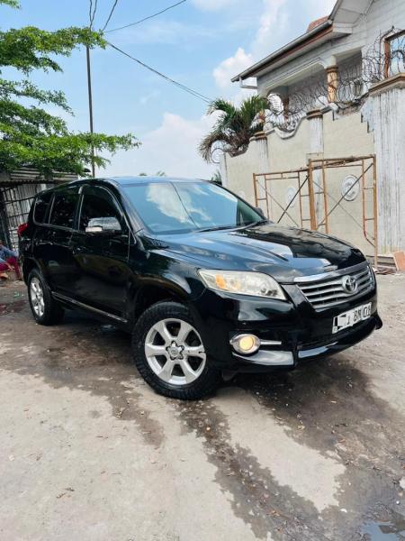  TOYOTA VANGUARD 2014  COULEUR DORIGINE PARTOUT PLAQUE BN MODLE 2014   2 BANQUETTES  KILOMTRAGE  22.500km FULL OPTIONS  CAPTEUR DE CHOC CLIMATIS   MOTEUR