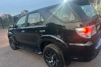 TOYOTA FORTUNER Full Option 2015 AUTHENTIQUE Automatique Essence Couleur dorigine Climatisation impeccable Kilomtrage faible Plaque rcent BT  assurance 6 mois  Prix 22.500 