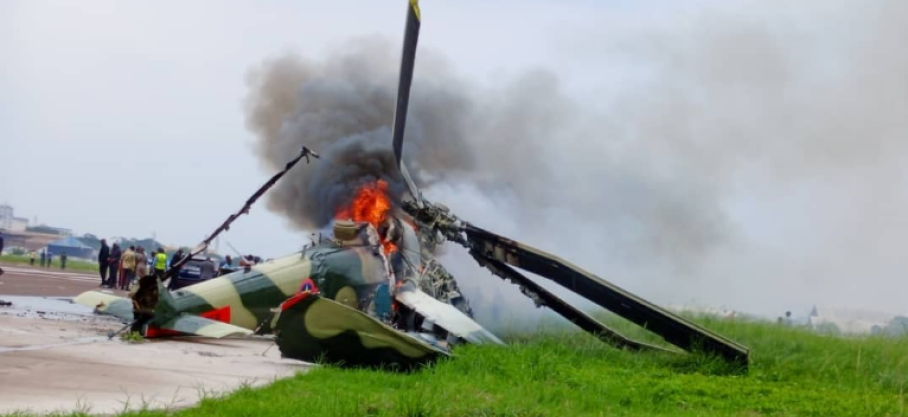 Kinshasa: deux militaires décédés et un survivant dans le crash mercredi  d'un hélicoptère des FARDC à l'aéroport de Ndolo, dans la commune de Barumbu