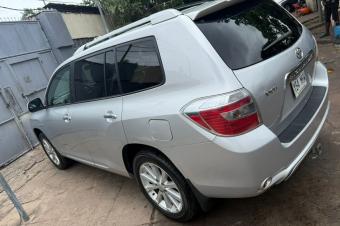 TOYOTA HIGHLANDER A VENDRE  KINSHASA 