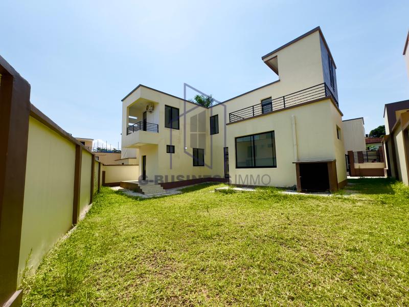 VILLA RECEMMENT CONSTRUITES AU SEIN DUNE CONCESSION MODERNE DE 20 VILLAS LEGEREMENT IDENTIQUES.