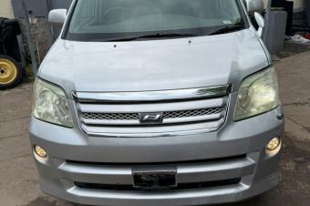 TOYOTA NOHA A VENDRE 