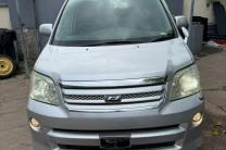TOYOTA NOHA 2 A VENDRE  automobile_motos_velos_engins_et_pieces