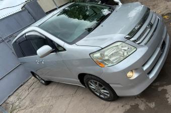 TOYOTA NOHA 2 A VENDRE 